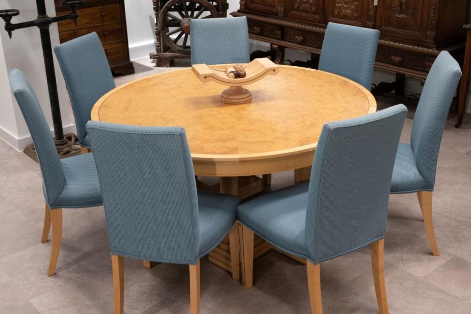 linley table chairs 1500 x 1000