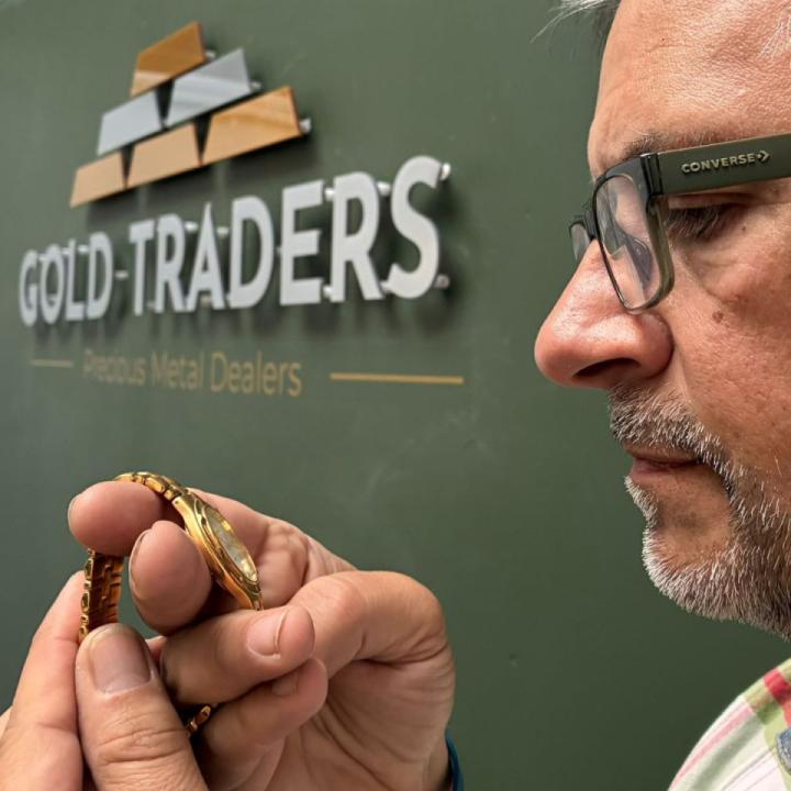 Gold Traders Bodmin offers expert valuations and auction drop off in Bodmin, Cornwall, for RWB Auctions.