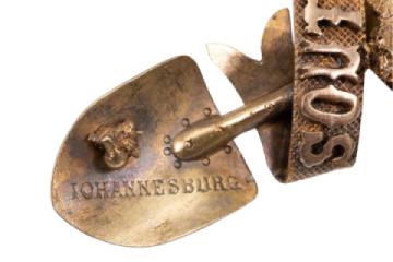 Goldfields jewellery is collected internationally, with its value varying considerably depending on a number of factors. Beyond their material value, these pieces are understood by historians as powerful social statements: assertions of the dignity of lab