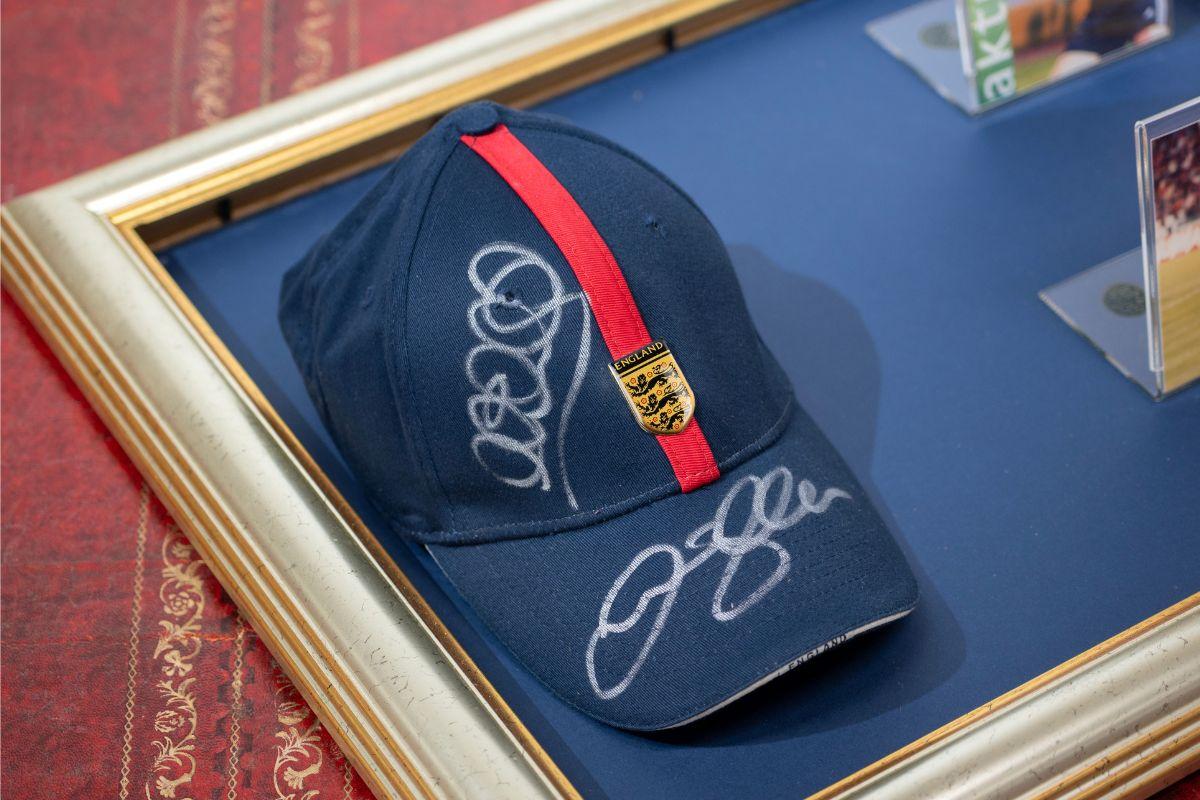 lot 219 beckham owen cap