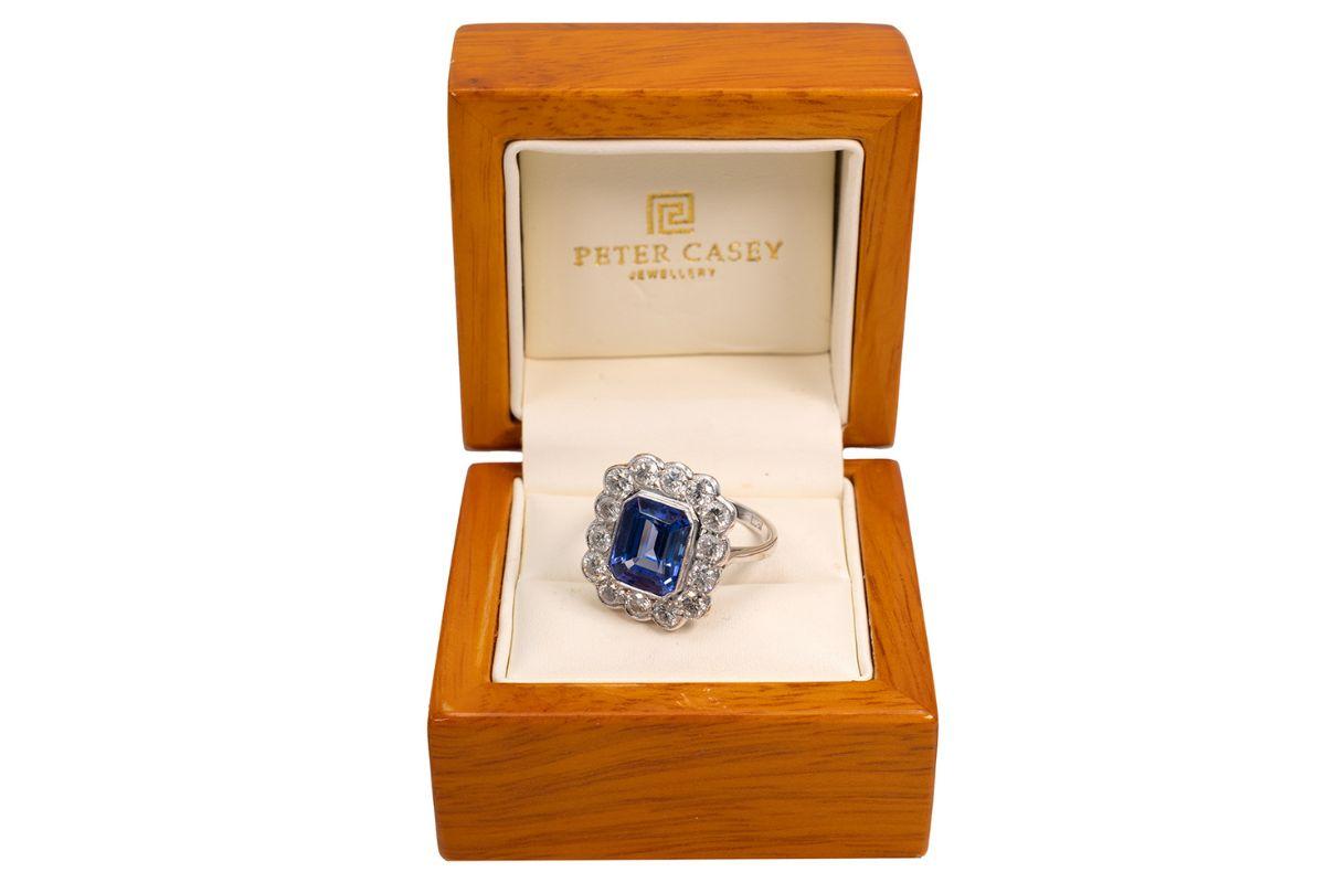 lot 27 tanzanite ring gallery 2