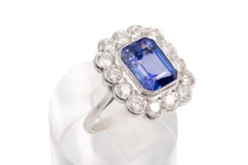 lot 27 tanzanite ring gallery 3