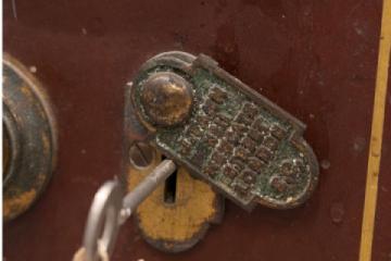 lot 366 john tann safe slider gallery 4