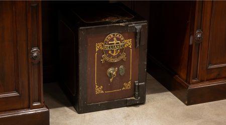 lot 366 john tann safe slider