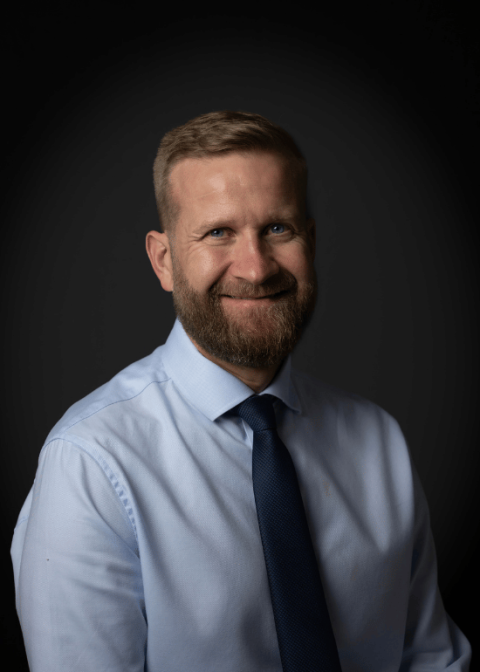 Gareth Headshot
